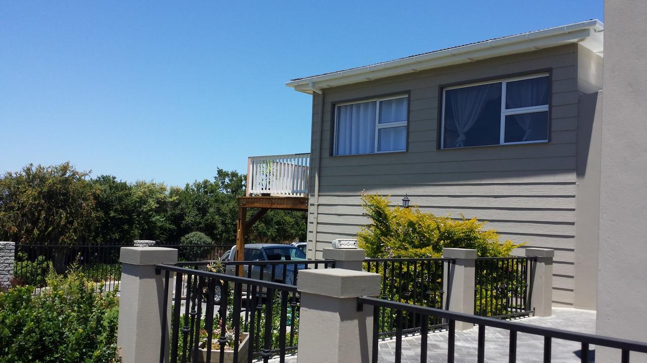 29 Carissa Street Apartment Somerset West Exterior photo